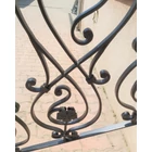 Kovácsoltvas lépcsőkorlát, szélesség (faltól - oszlop középig): kb. 105cmmagasság: kb. 100cm