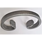 Kovácsolt C elem, 75x125mm, 12x6mm (018/E)