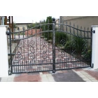 DUNA kovácsoltvas nagy-és kiskapu, kerítésmező