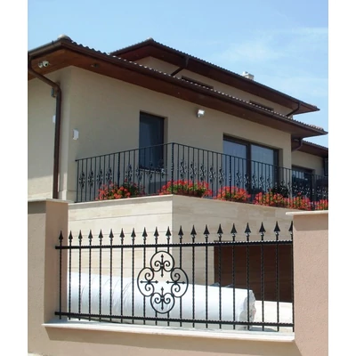 VISEGRÁD kovácsoltvas nagy-és kiskapu, kerítésmező