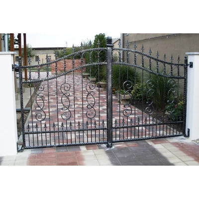 DUNA kovácsoltvas nagy-és kiskapu, kerítésmező